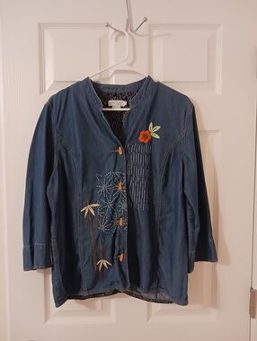 5 For $25!! City Blues by Koret Blue  Chambray Embroidered Blouse Womens Size L